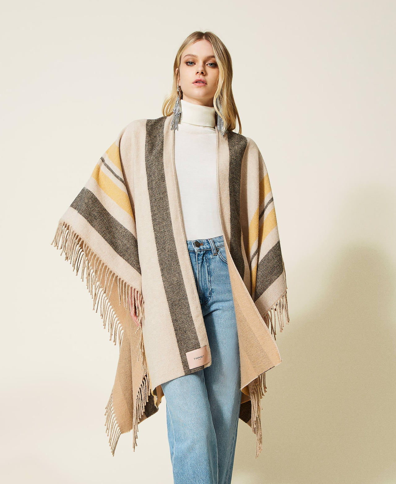 Poncho jacquard &agrave; rayures