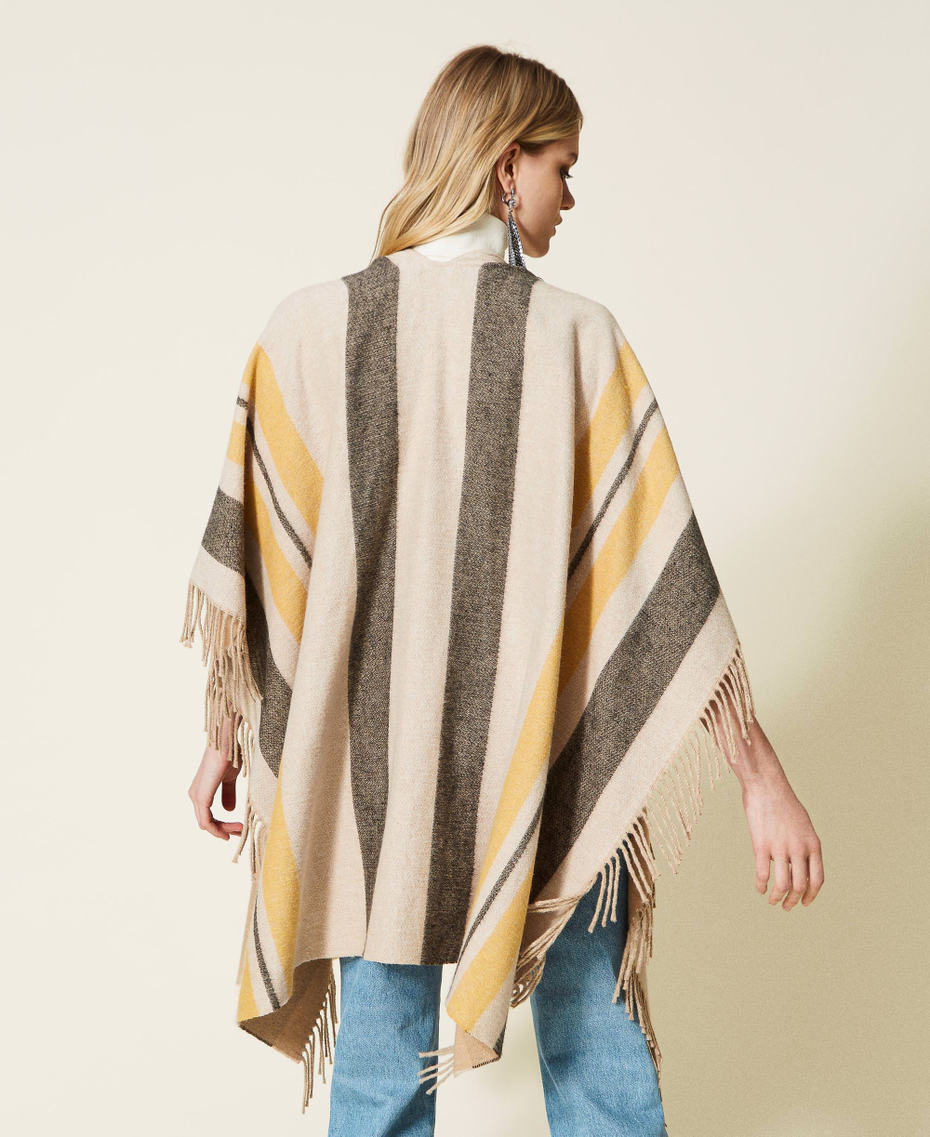Poncho jacquard &agrave; rayures
