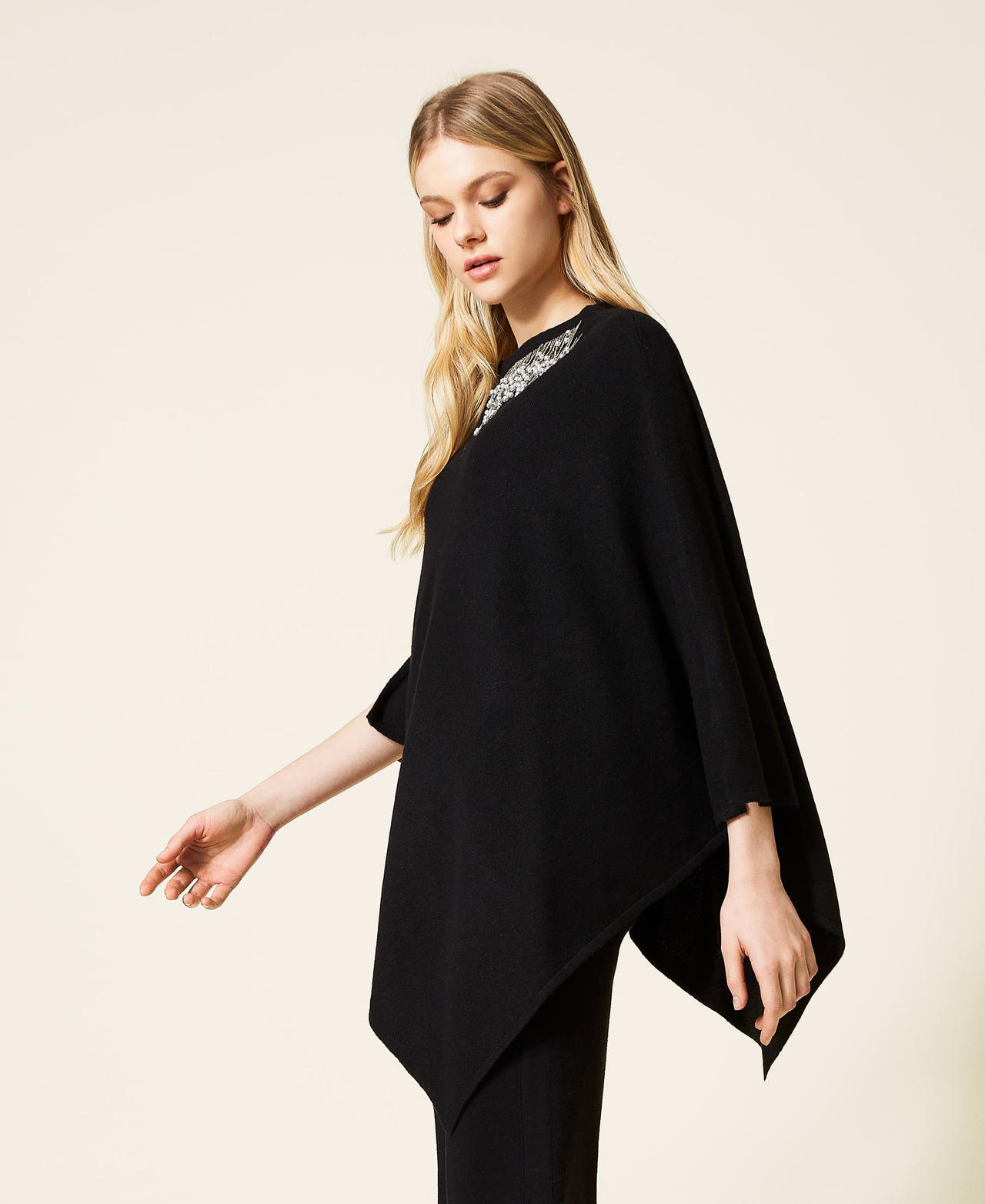 Wool blend poncho with handmade embroidery Black Woman 222TA409K-02