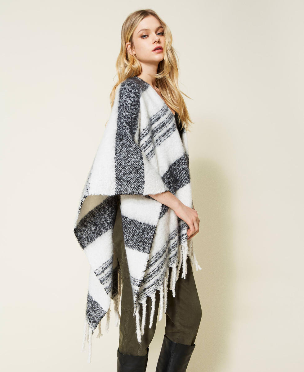 Poncho abierto de jacquard