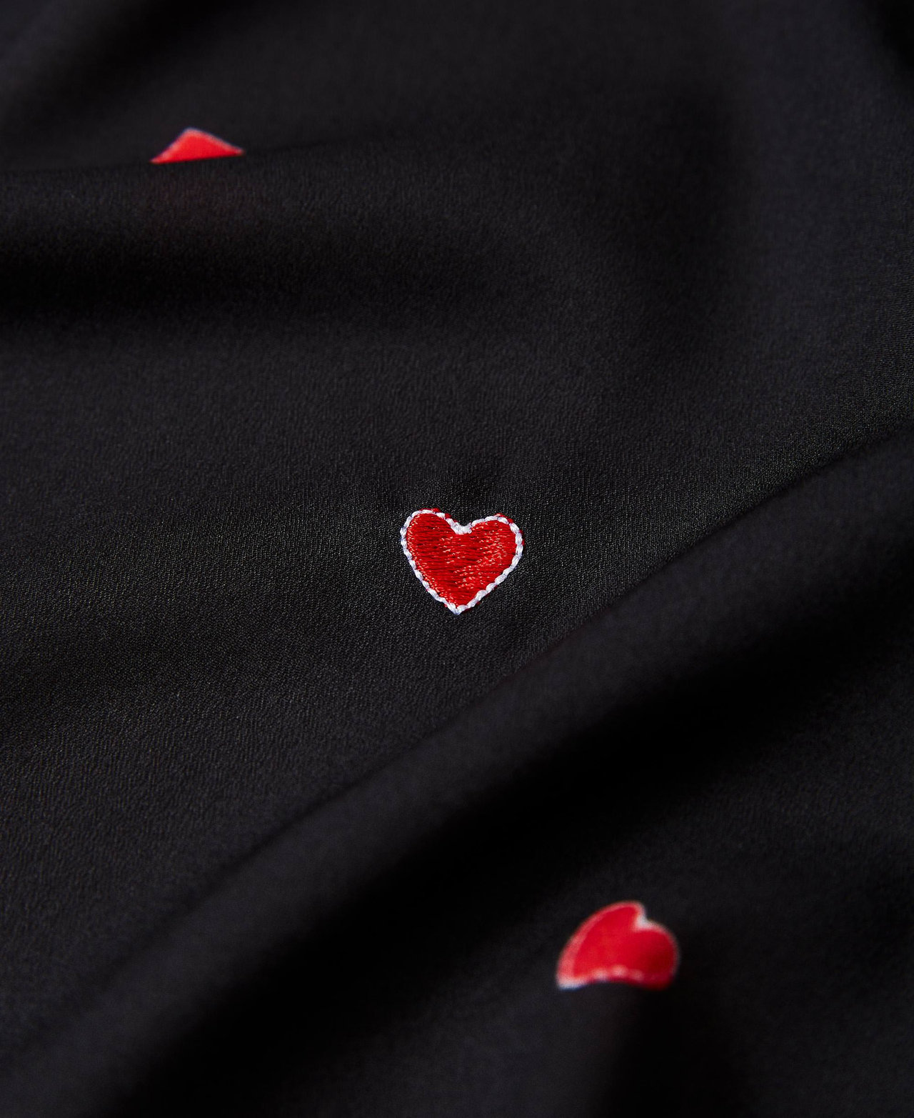 Heart pattern kefiah with embroidery Black Woman 222TA4103-03
