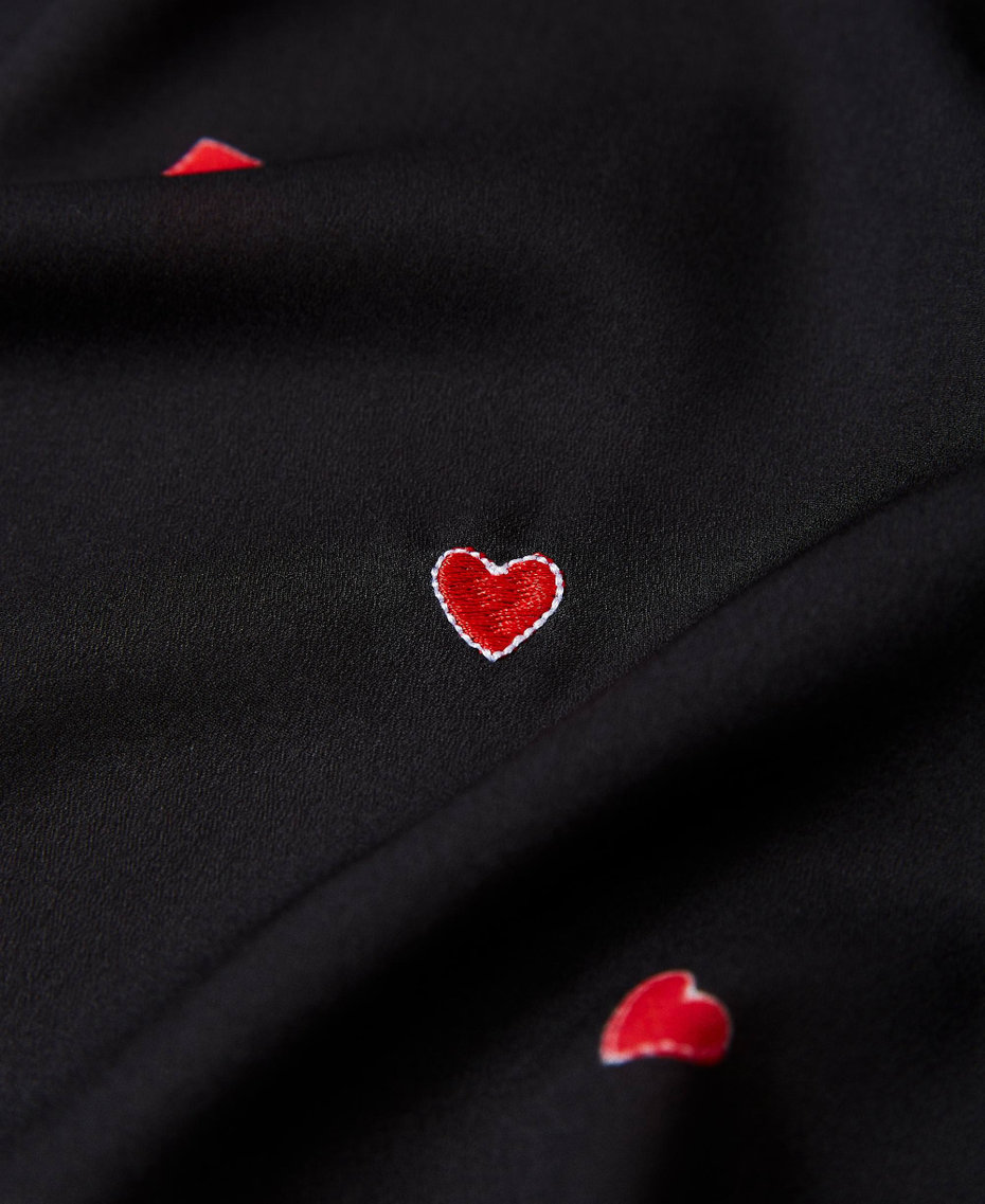 Heart pattern kefiah with embroidery