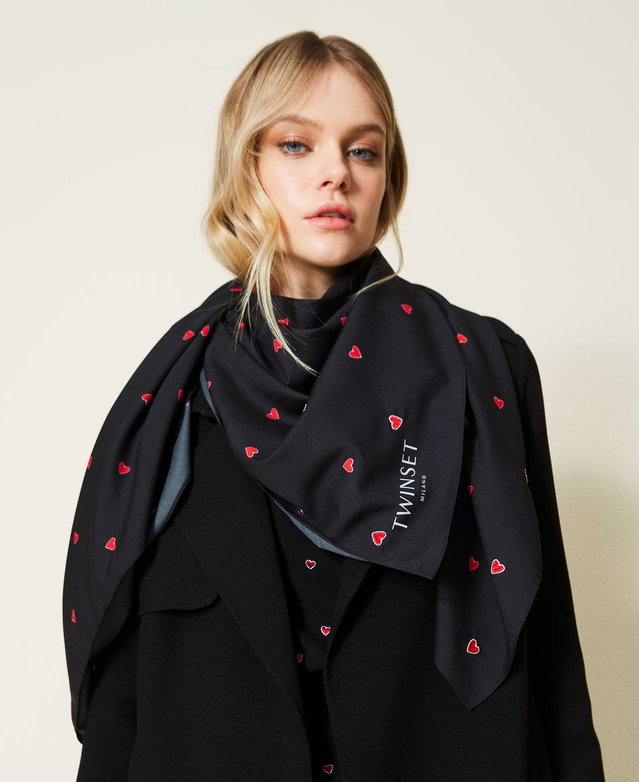 Heart pattern kefiah with embroidery