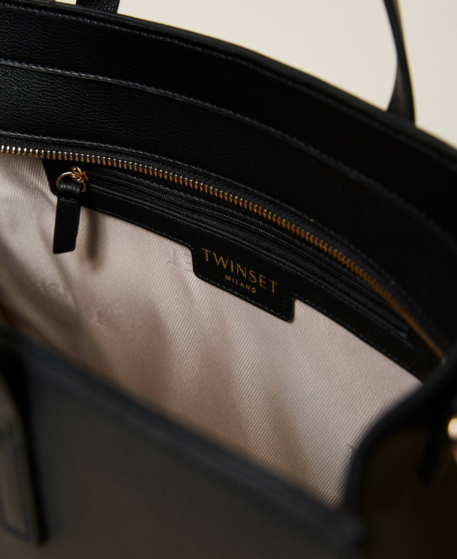 Shopper with inlaid logo