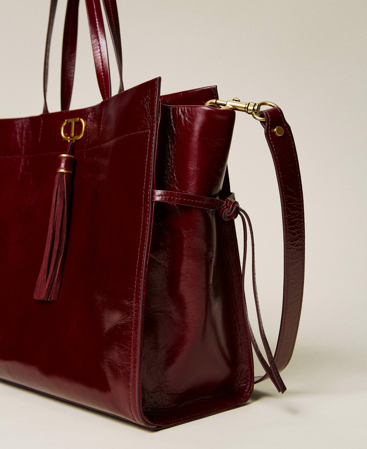 Cabas en cuir avec pompon