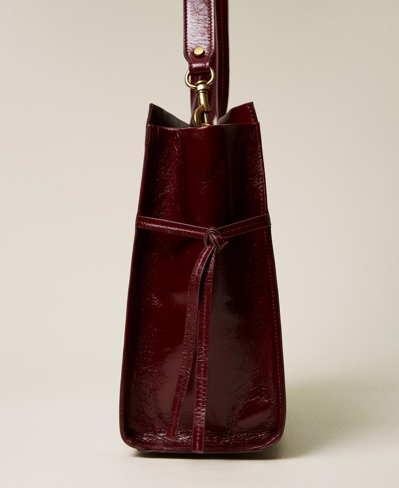 Cabas en cuir avec pompon