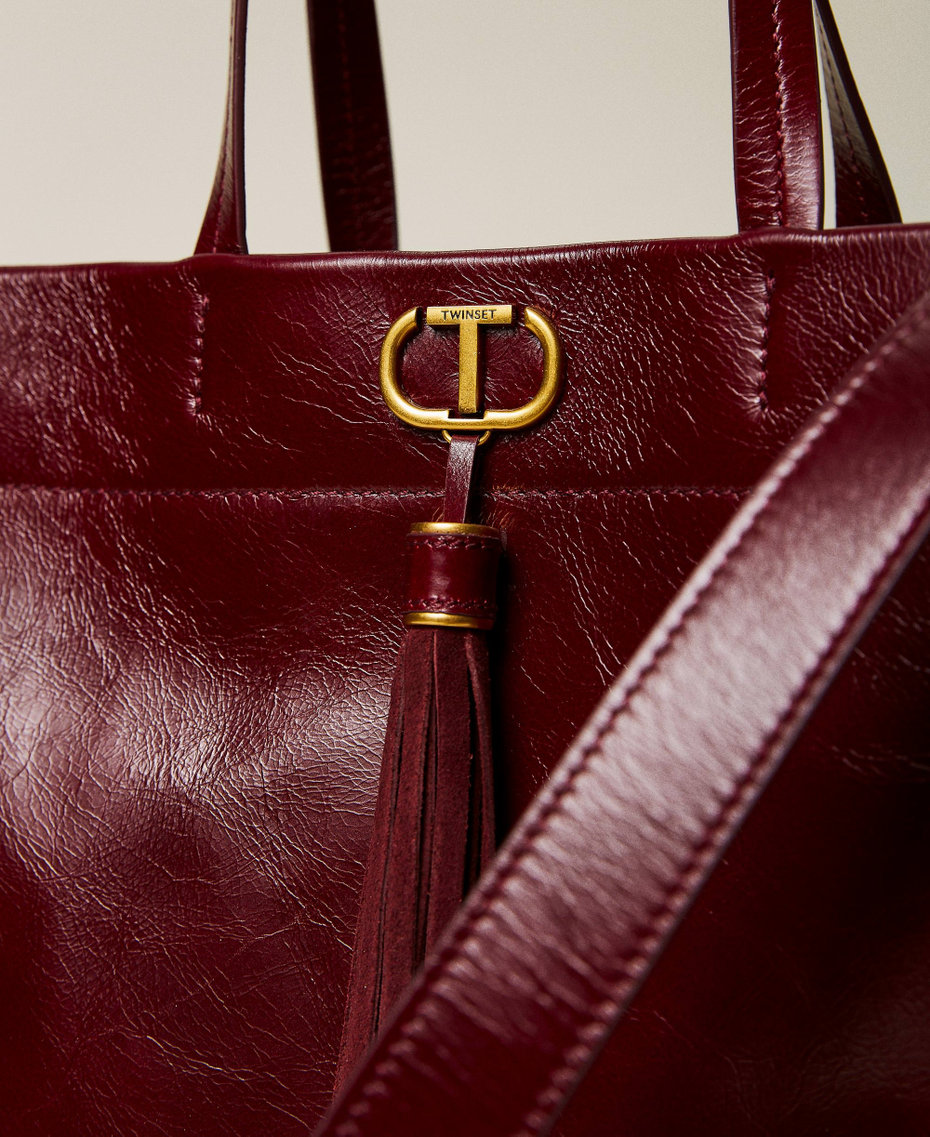 Cabas en cuir avec pompon