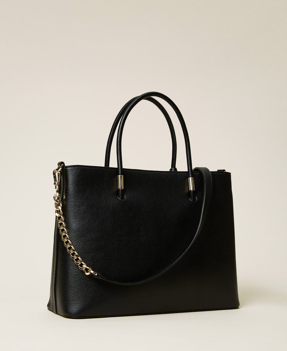 Shopper with logo tag