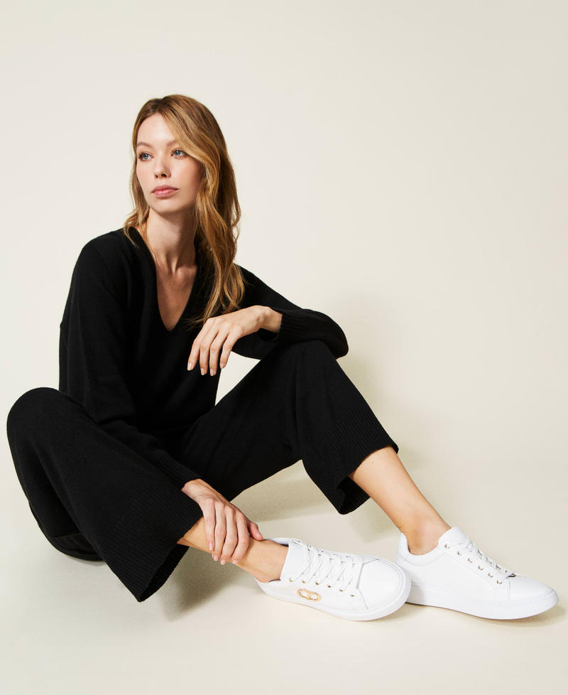 Trainers with logo White Woman 222TCP010_00001_0S