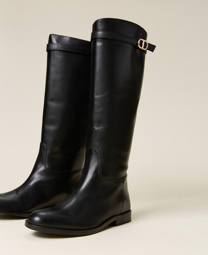 Leather boots with strap