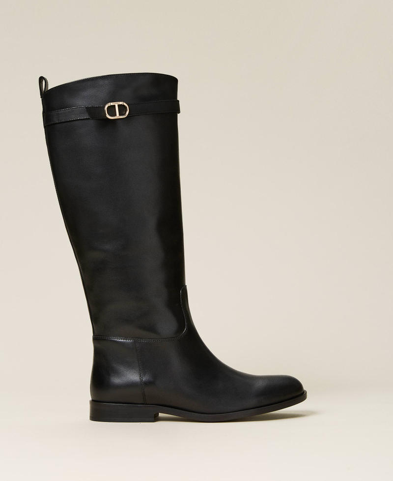 Leather boots with strap