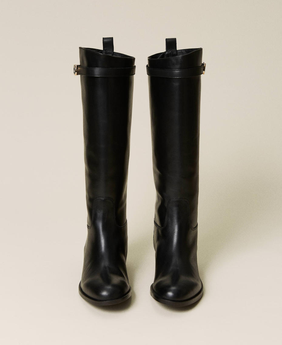 Leather boots with strap