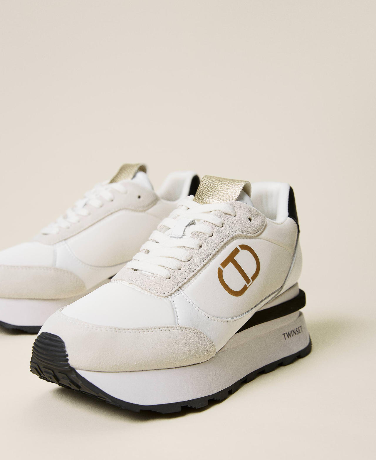 Sneakers in pelle con logo Bianco Donna 222TCP080-02
