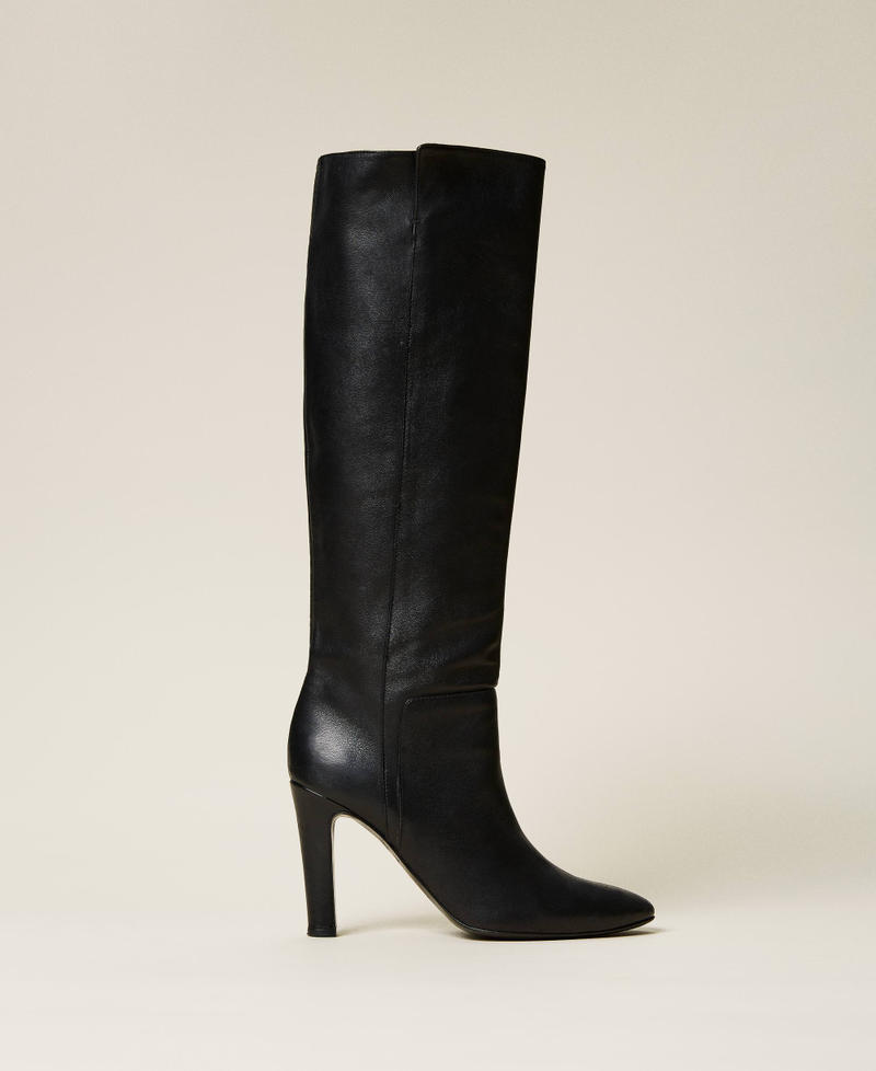 Bottes à talons en cuir