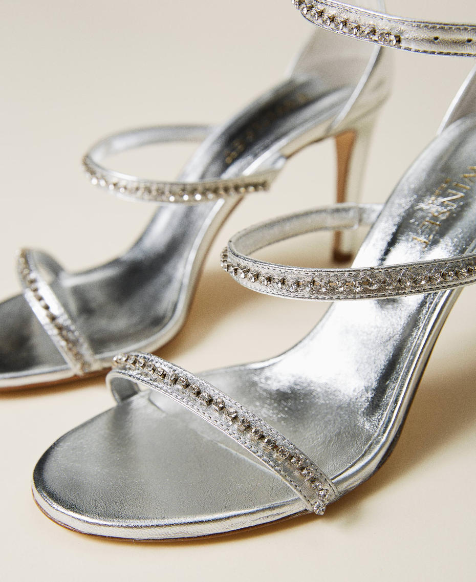 Sandali in pelle con strass
