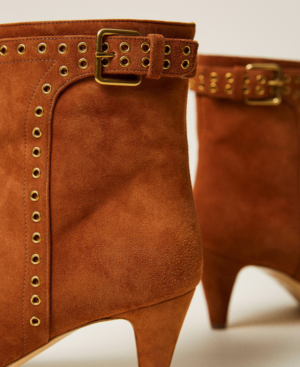 Suede ankle boots with eyelets