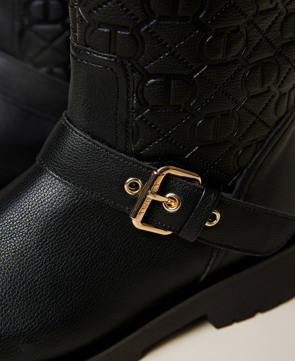 Chaussures motardes femme sale