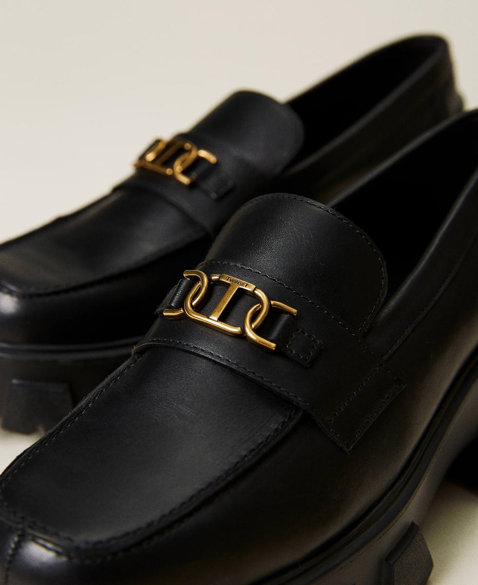Leather loafers with Oval T logo Black Woman 222TCT122-04