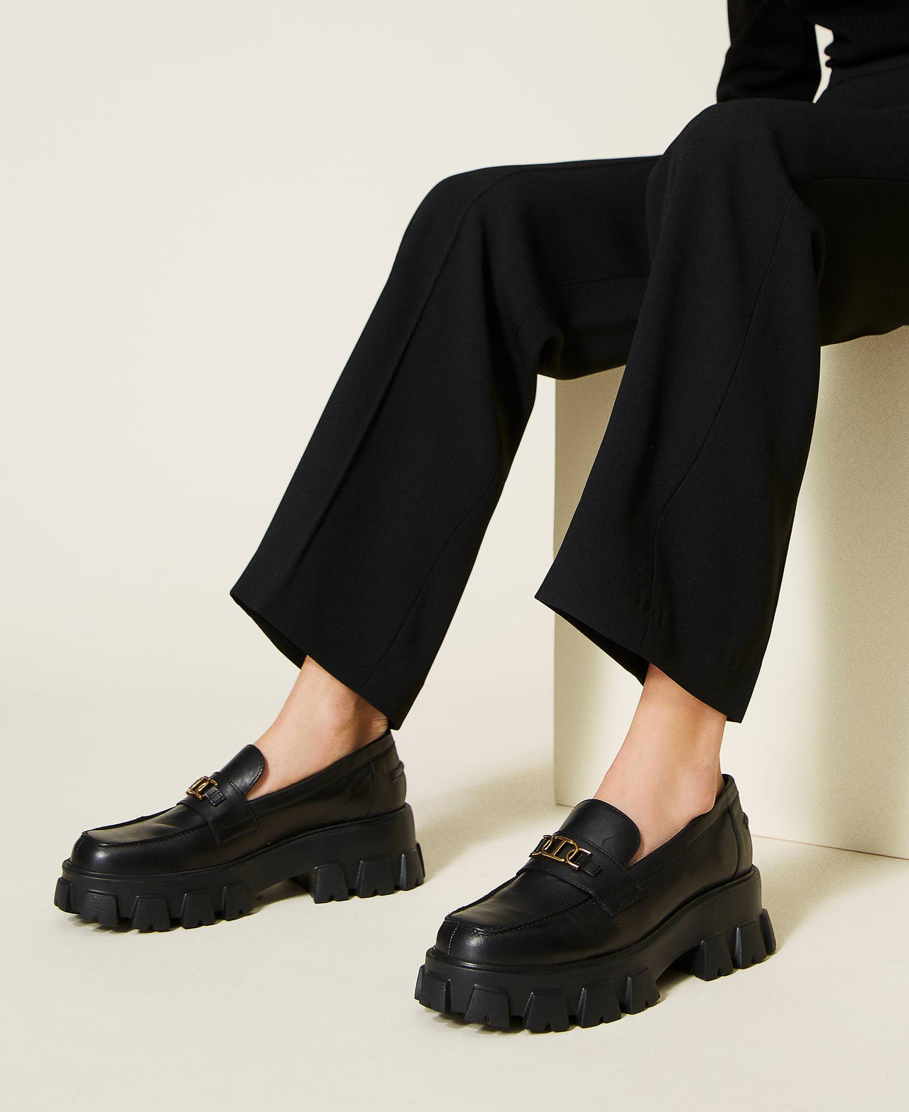 Leather loafers with Oval T logo