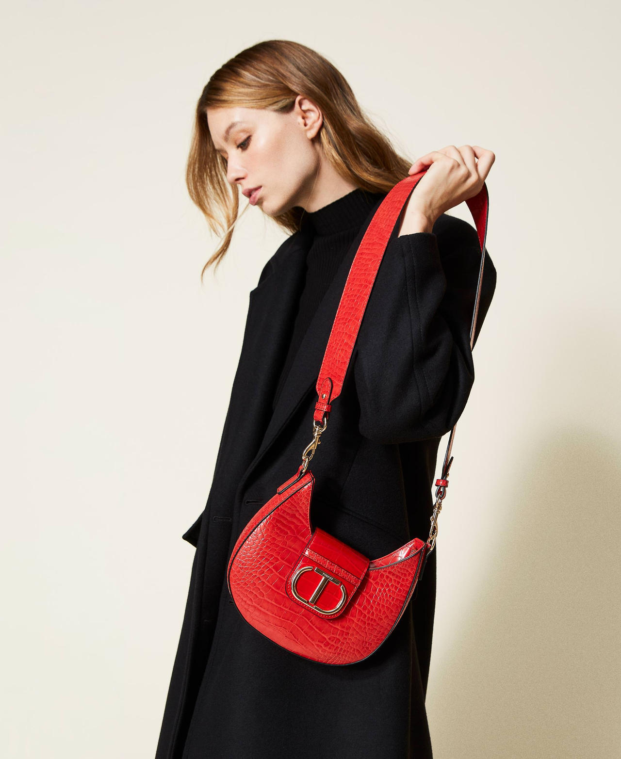 Bolso bandolera con estampado de cocodrilo y logotipo