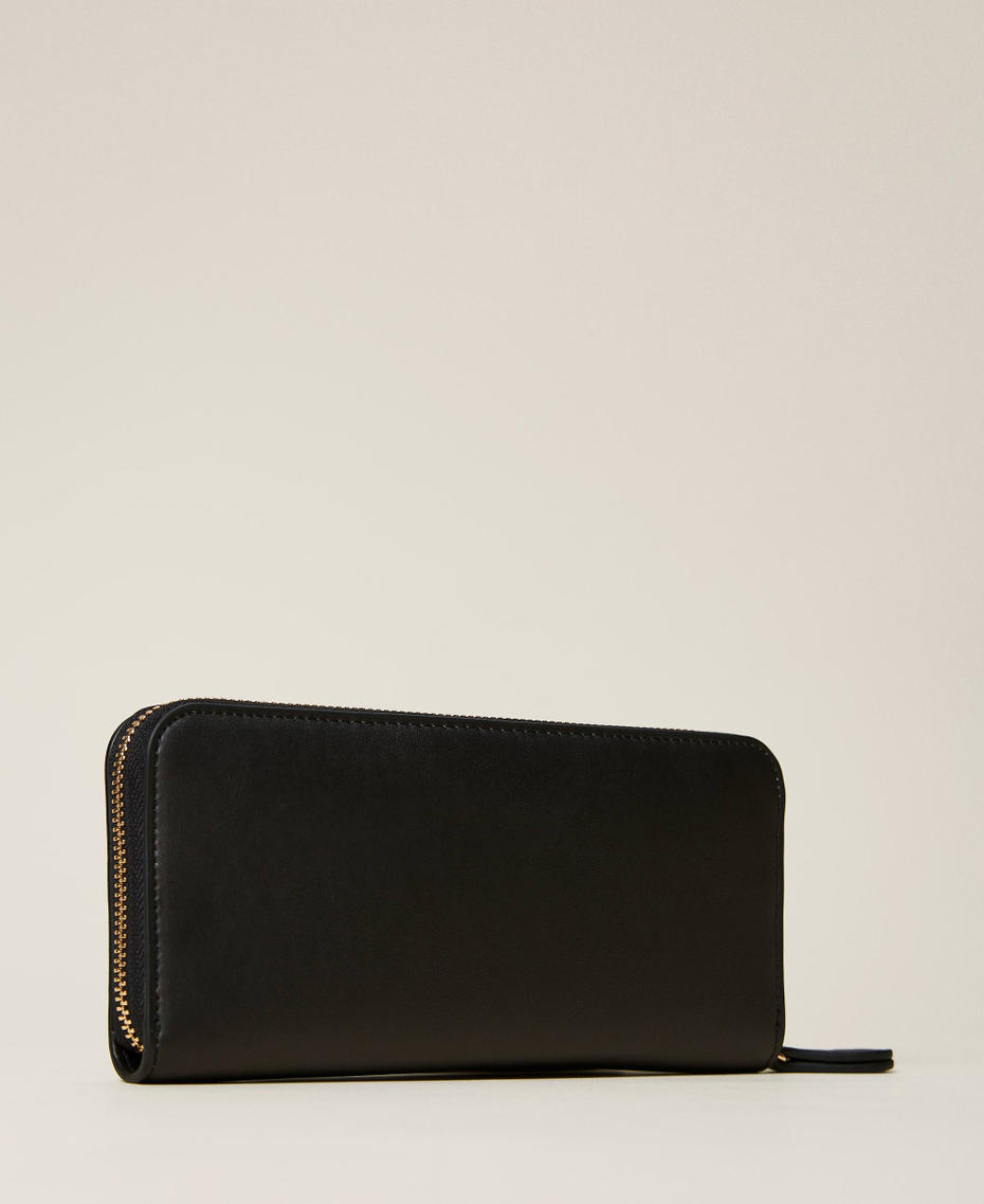 Cartera con maxilogotipo de flores