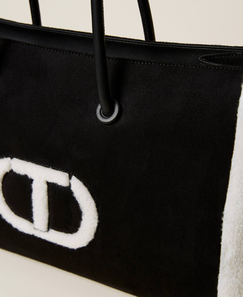 Cabas avec insertions en fausse fourrure