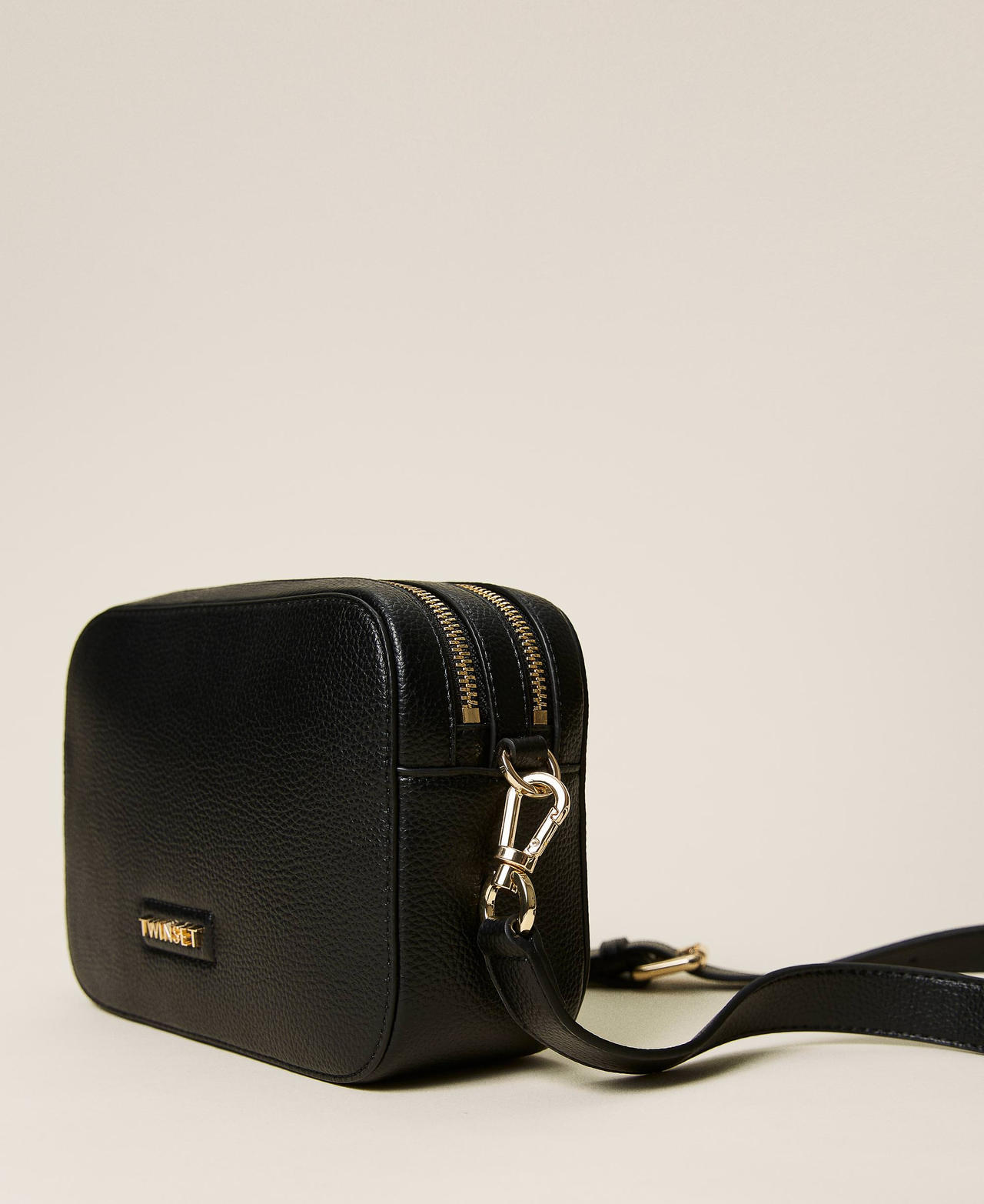 Borsa a tracolla multizip con charm Oval T