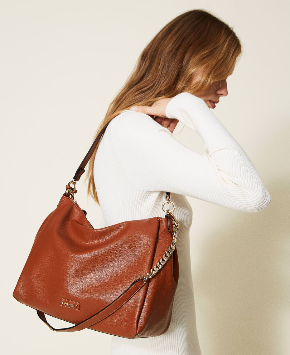 Hobo bag with Oval T charm Leather Brown Woman 222TD8322-0S