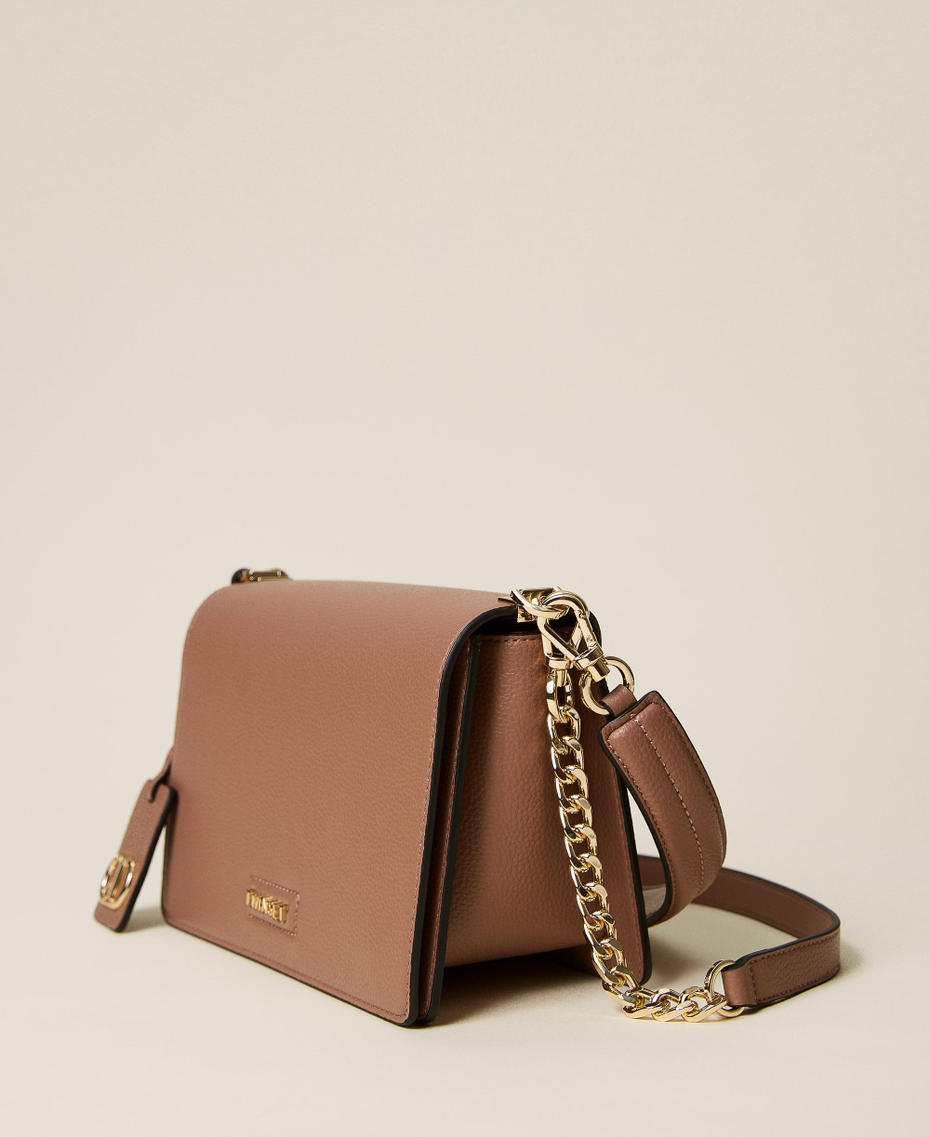 Borsa a tracolla con charm Oval T