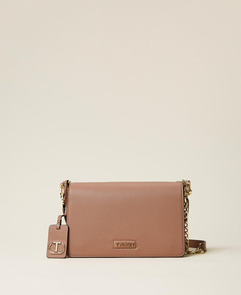 Borsa a tracolla con charm Oval T
