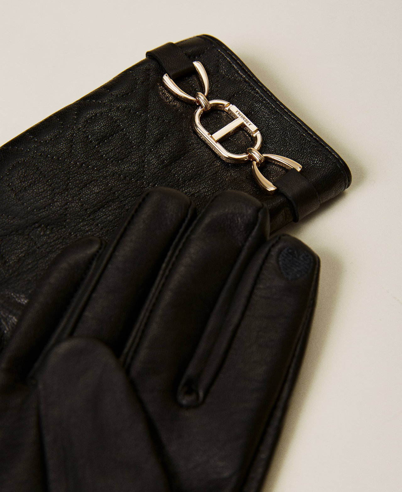 Handschuhe aus Leder mit „Oval T“-Trense Schwarz Frau 222TO5022_00006_02