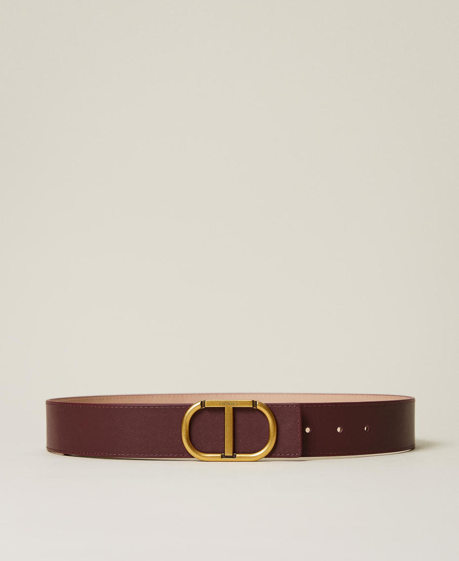 Reversible leather belt with logo