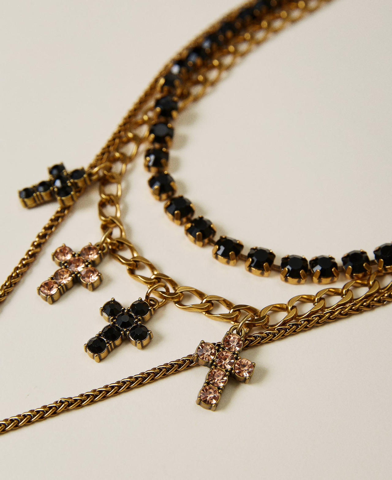 Chain necklace with stones and rhinestones