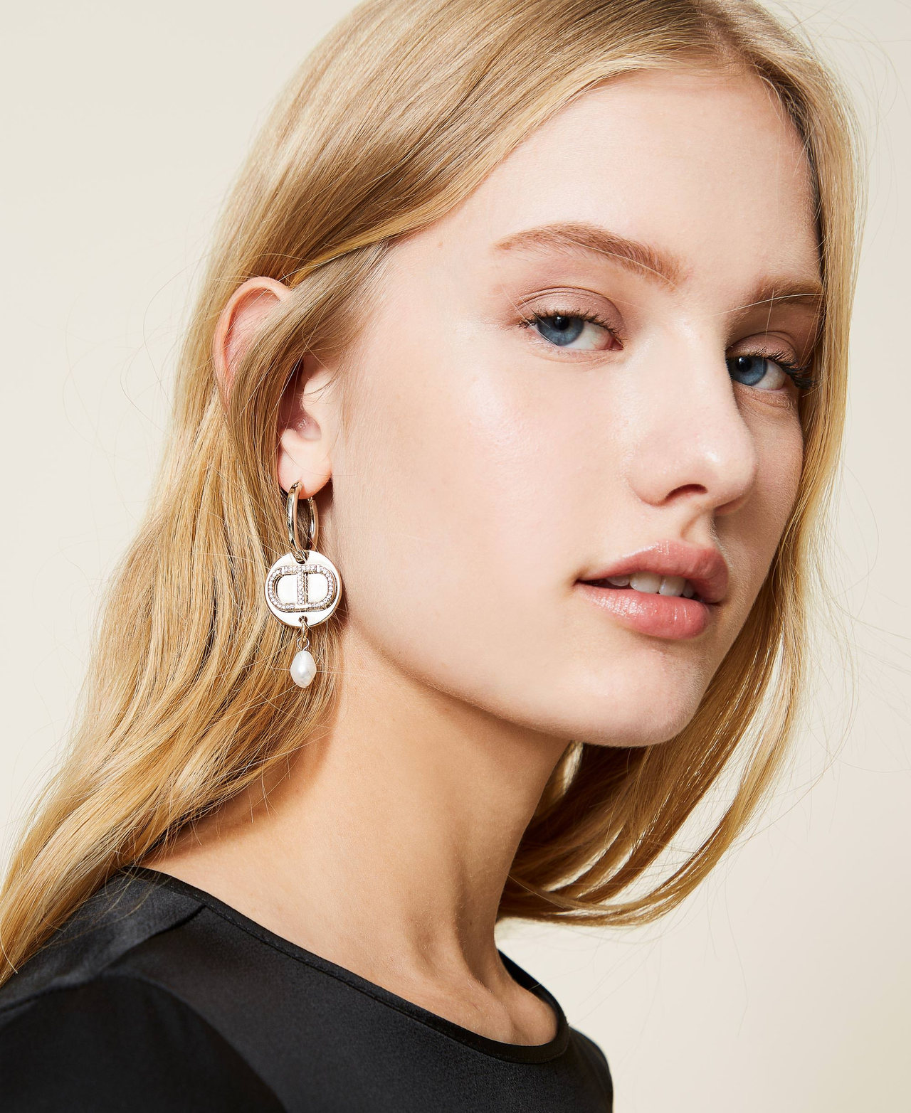 Boucles d’oreille avec pendentif Oval T et perles Jaune Or Femme 222TO5067-0S