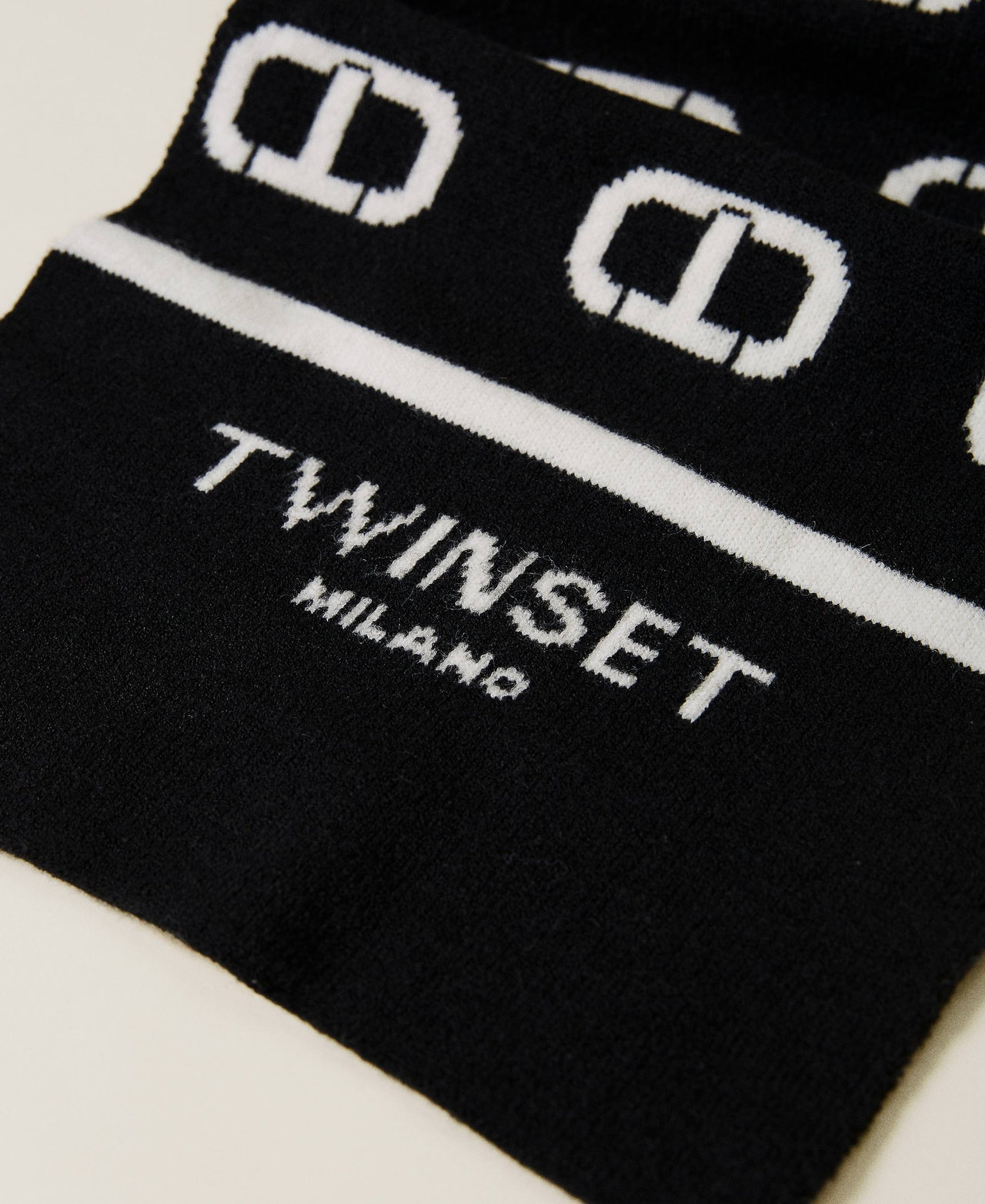 Sciarpa con logo Oval T jacquard