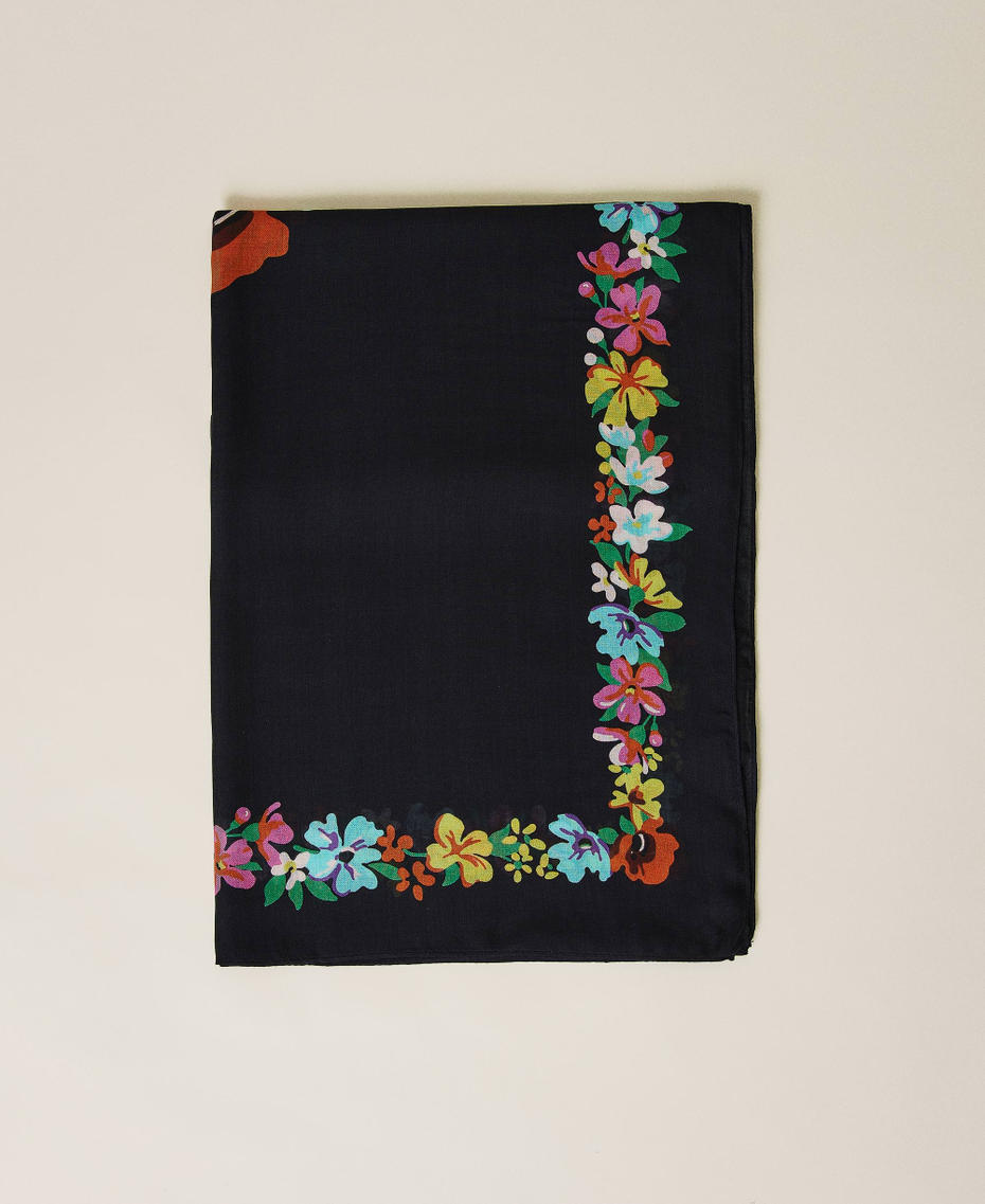 Tuch aus Modal mit floralem „Oval T“-Print Schwarz / Oval T Flower Frau 222TO509G-01