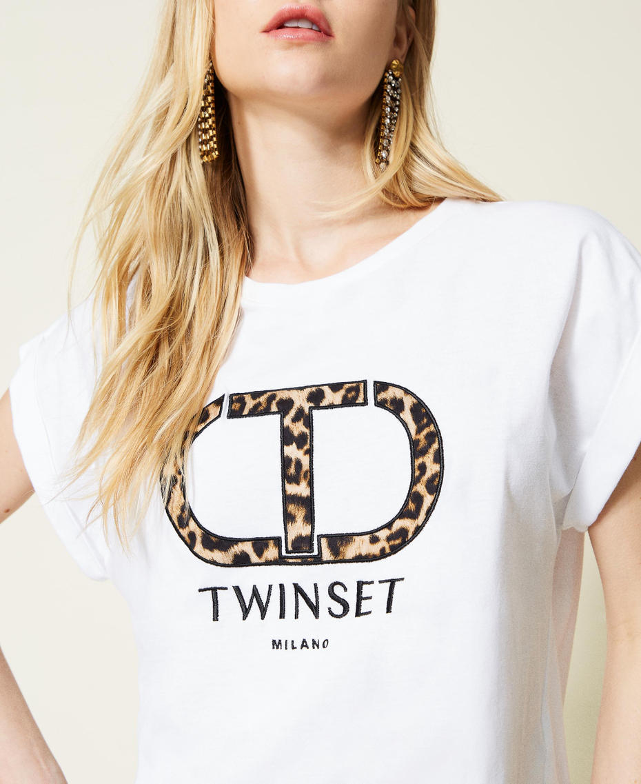 T-shirt with animal print logo