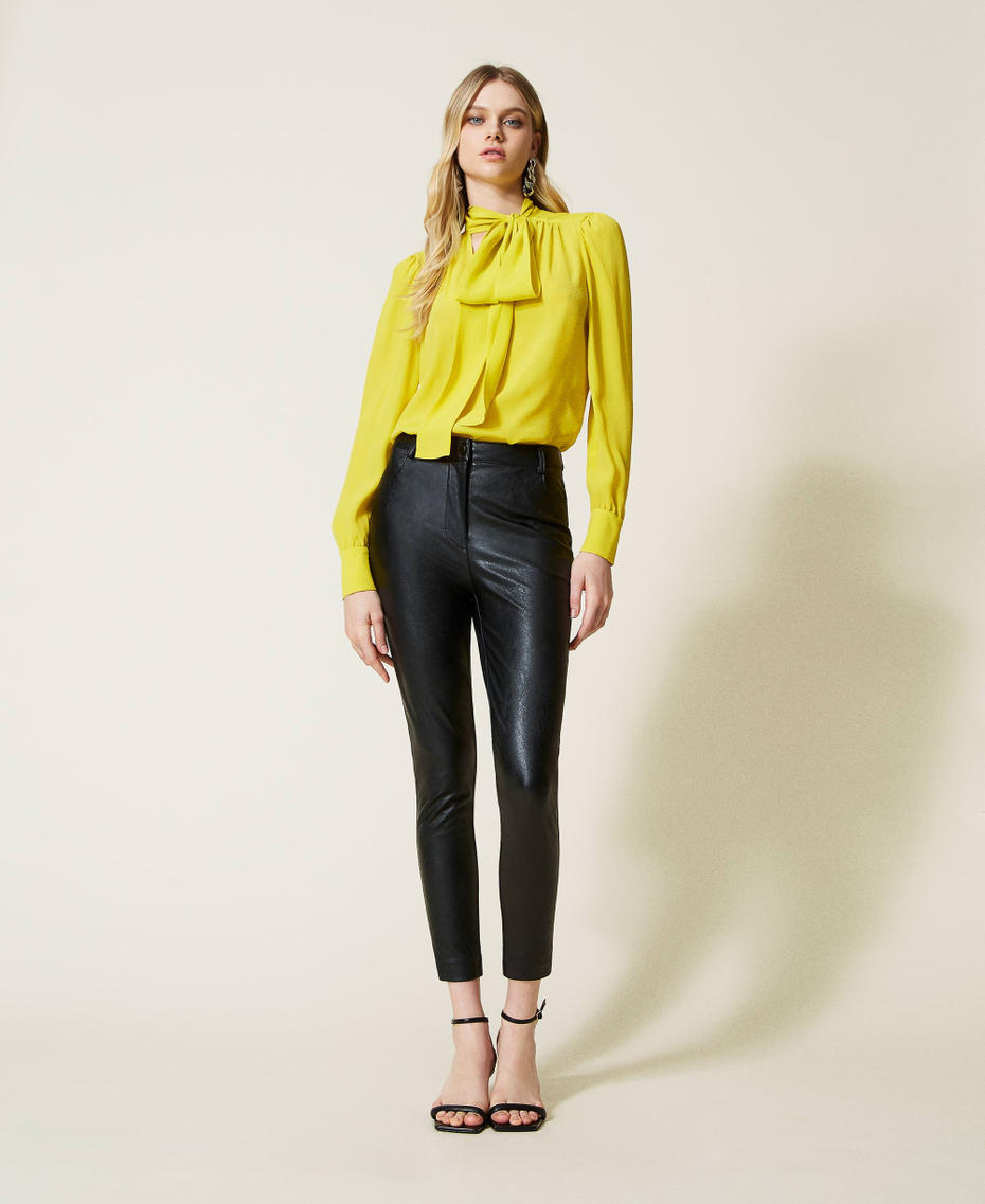 Leather-like skinny trousers