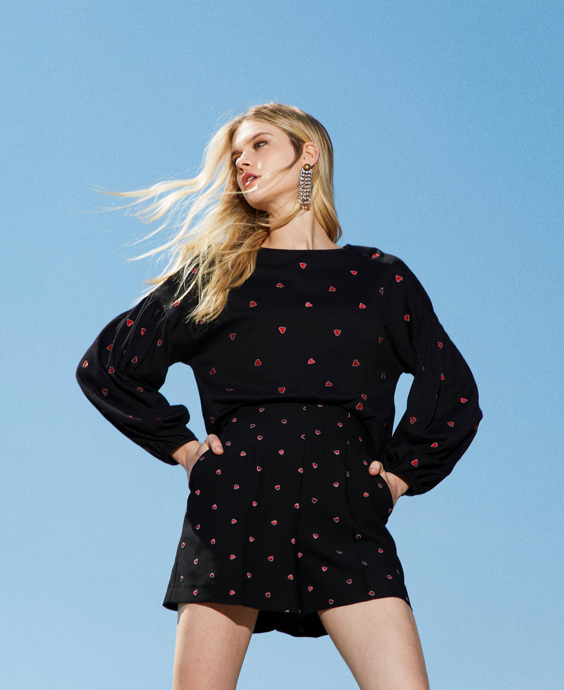 Cr&ecirc;pe blouse with embroidered hearts