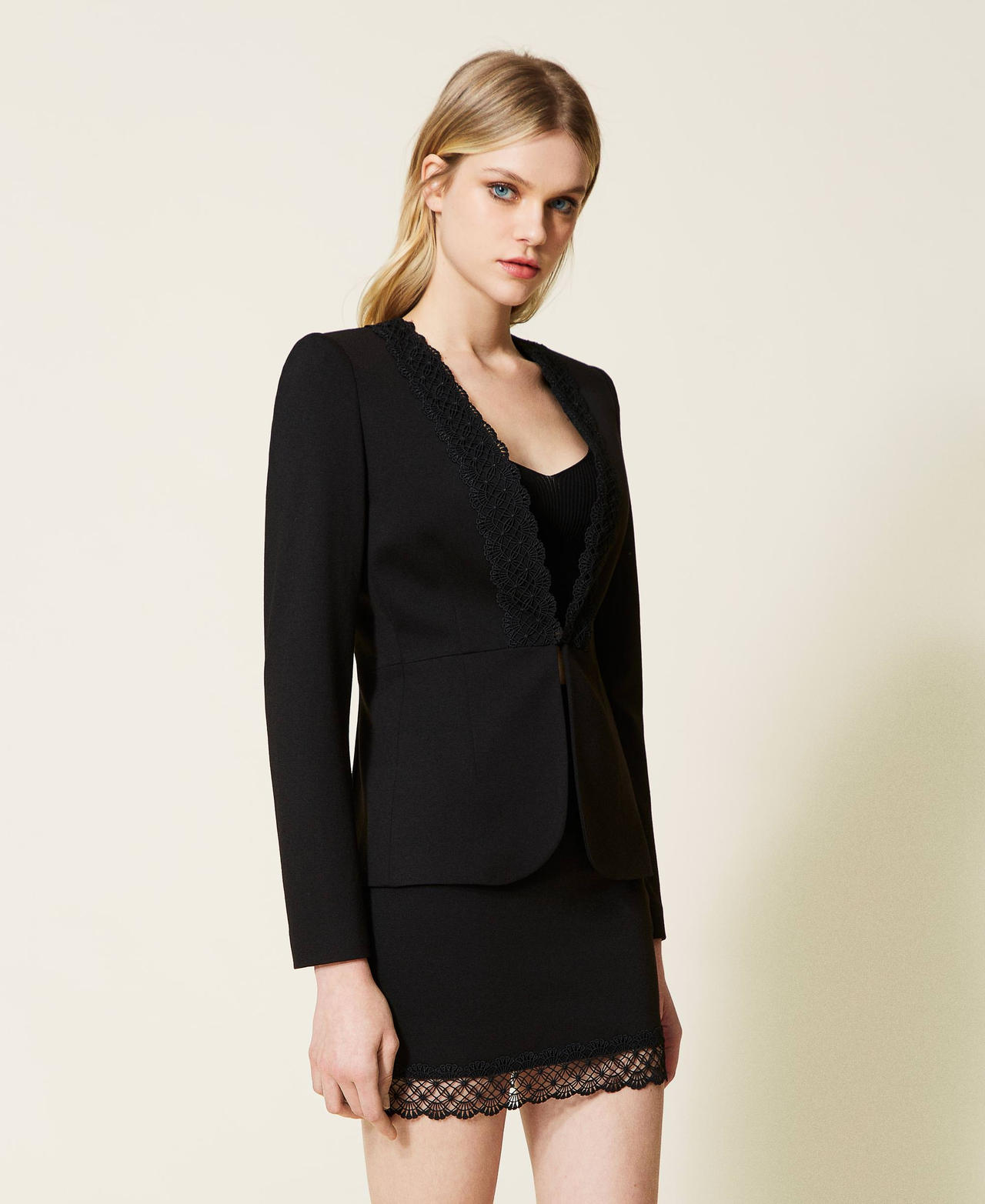 Macram&eacute; lace blazer