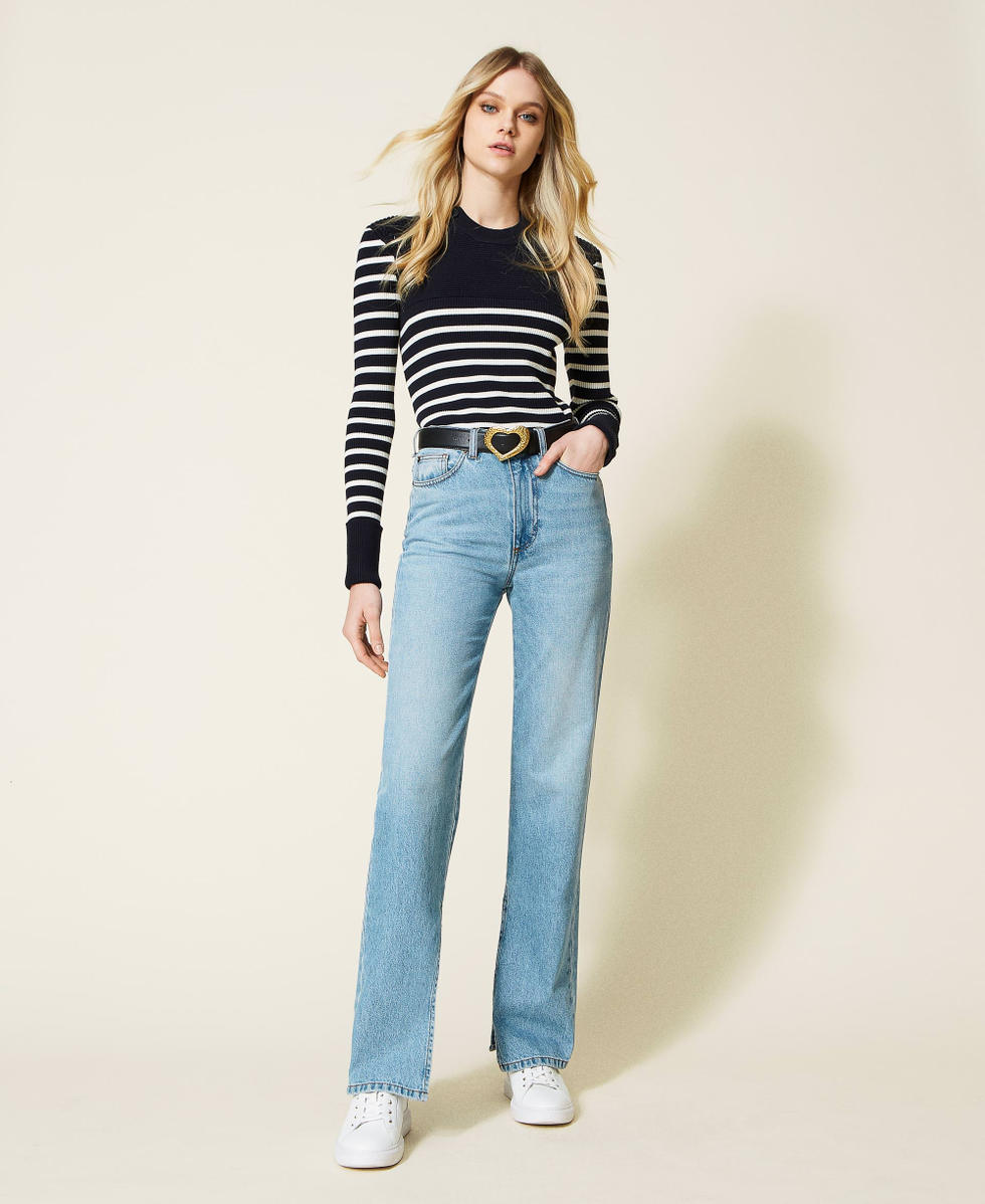 Five-pocket jeans with slits