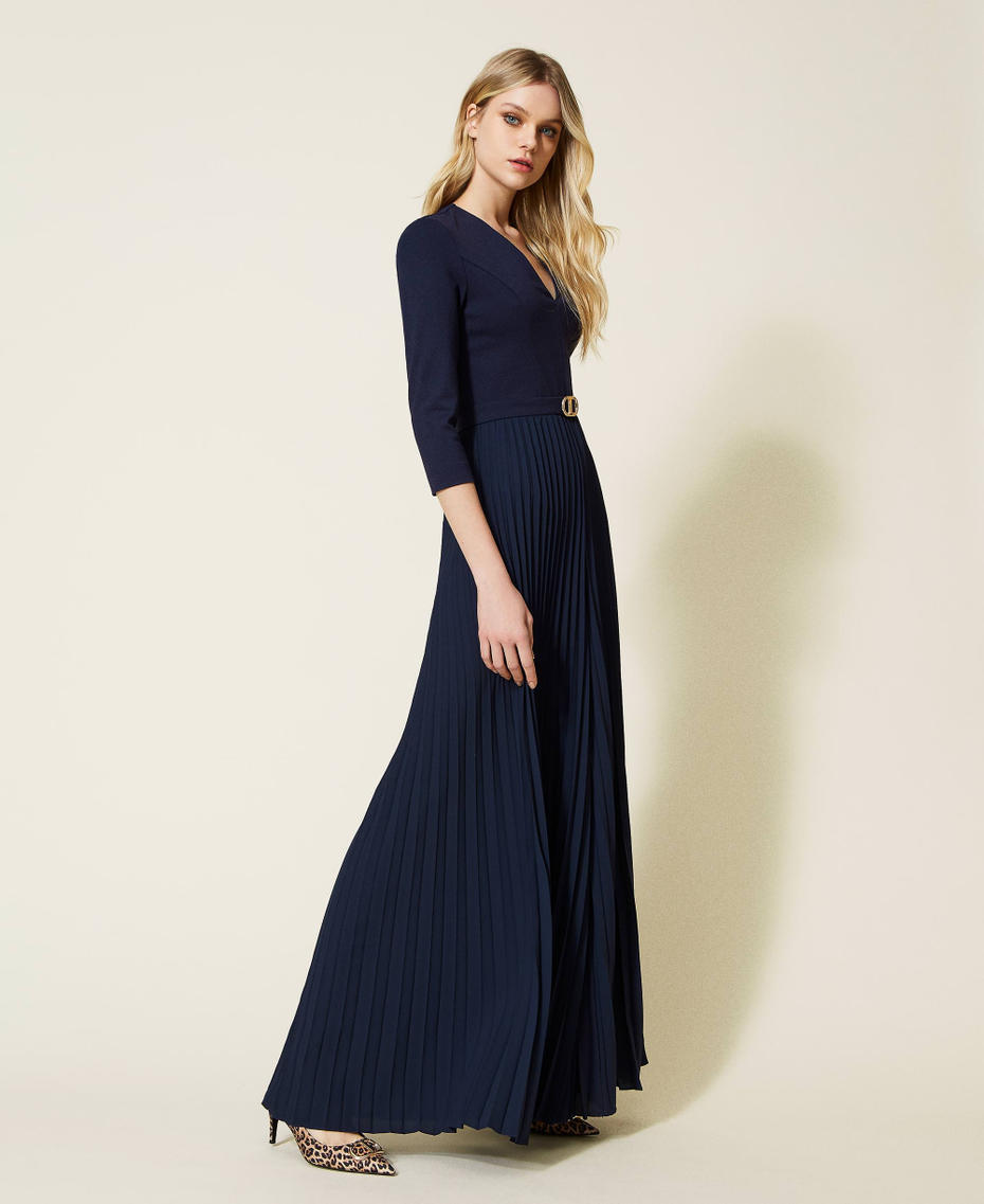 Combinaison avec pliss&eacute; et logo