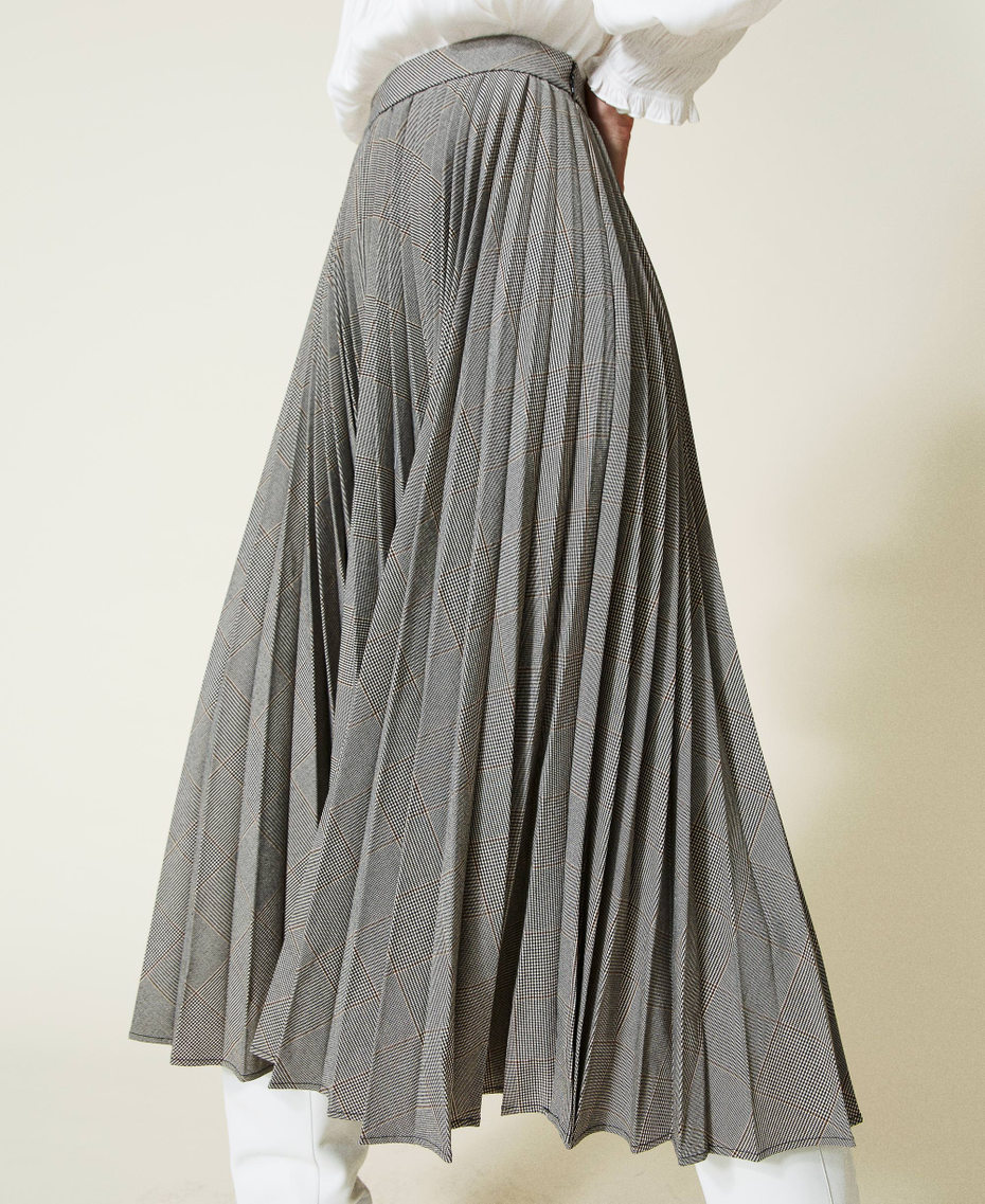 Gonna lunga in Principe di Galles