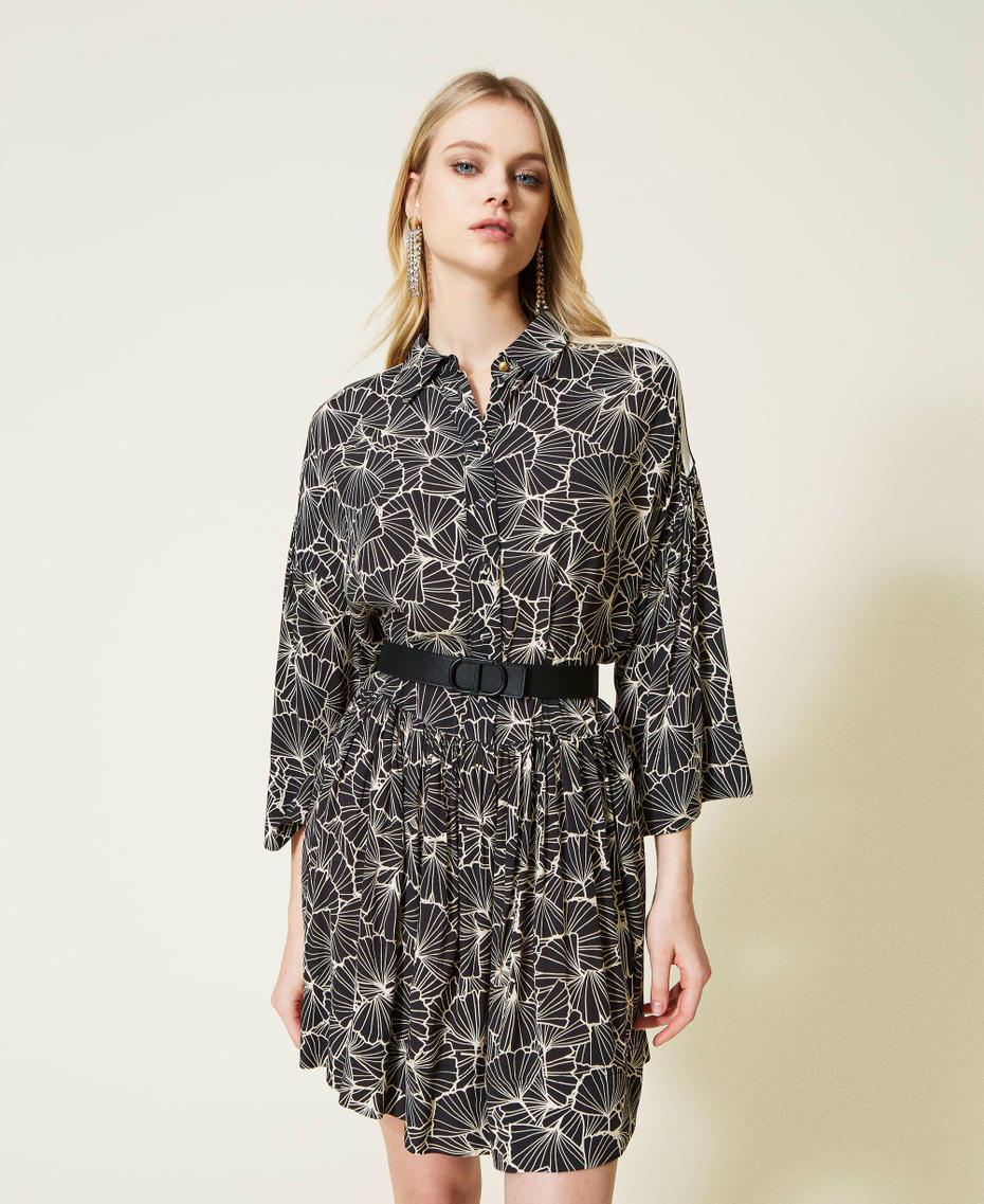 Robe courte imprimée avec volant