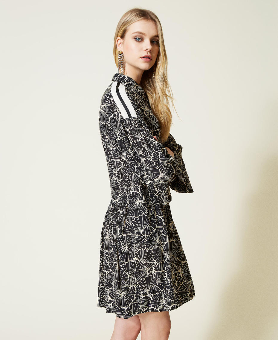 Robe courte imprimée avec volant
