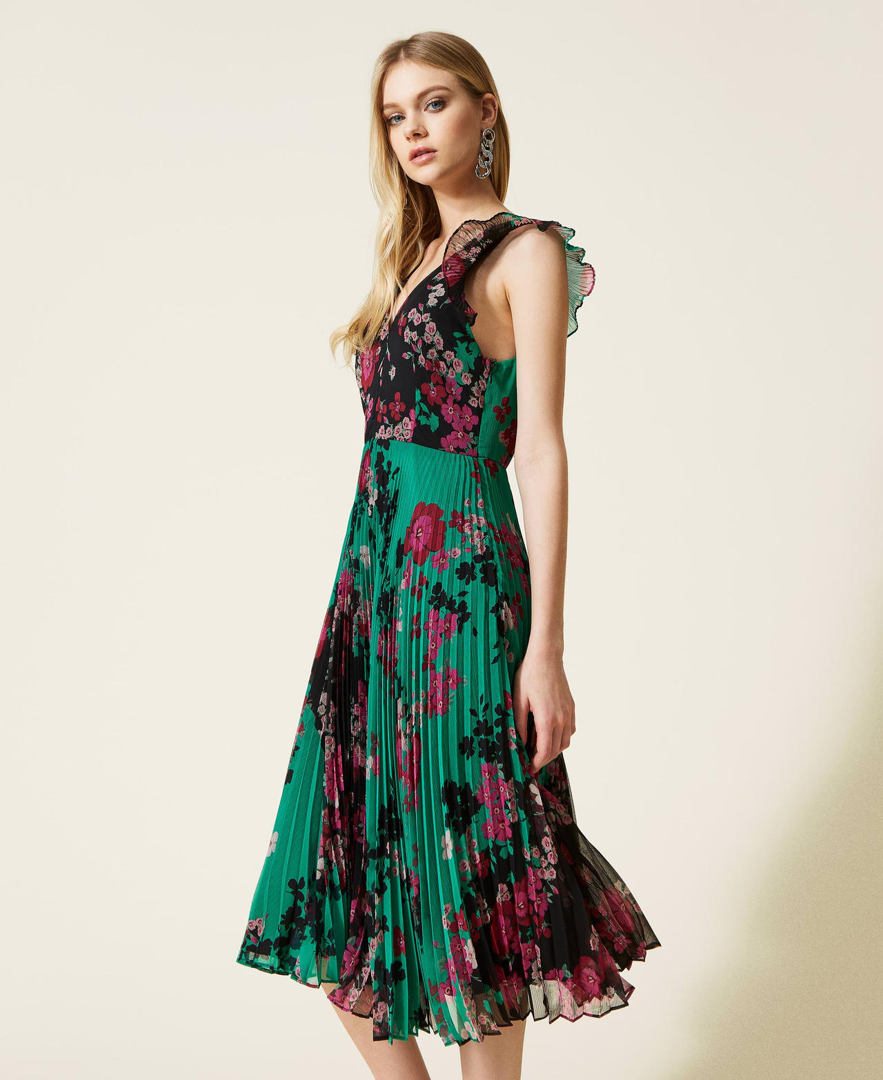 Floral creponne dress with pleats "Peppermint" Green / Black Autumn Flowers Print Woman 222TP2694-02