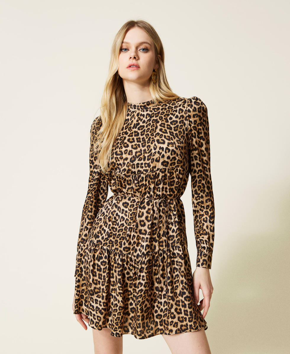 Vestido corto de raso animal print