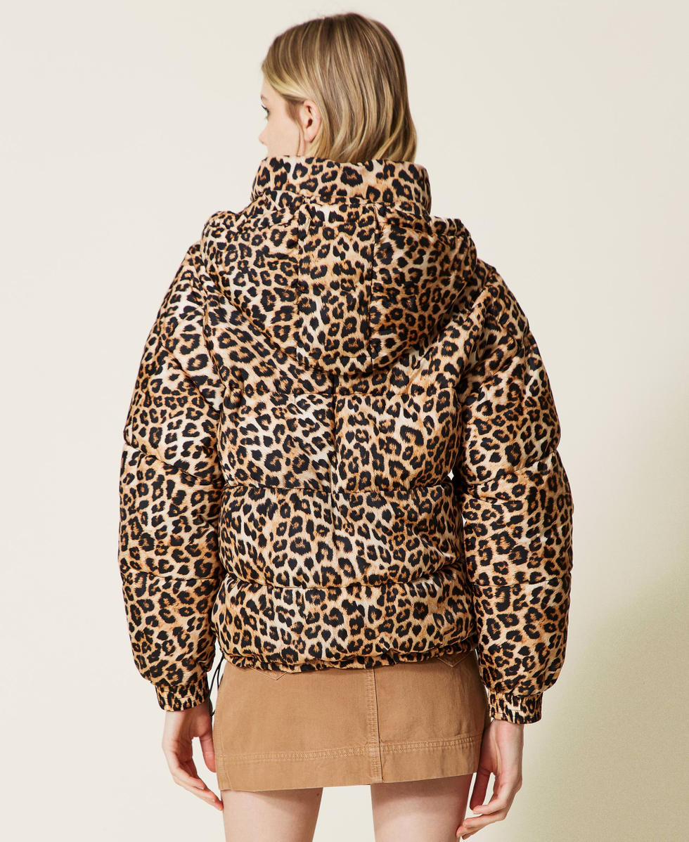 Short animal print puffer jacket