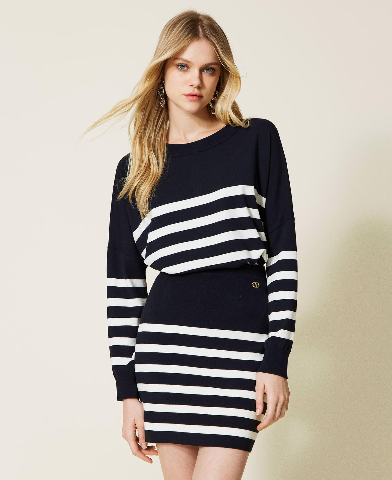 Striped knit miniskirt Two-tone "Dress" Blue / Snow Woman 222TP3014-02