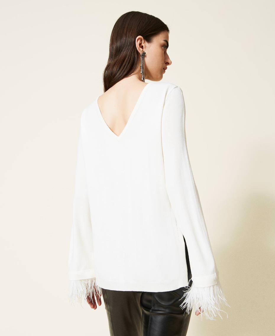 Dual-use jumper with feathers White Snow Woman 222TP3040_00282_05